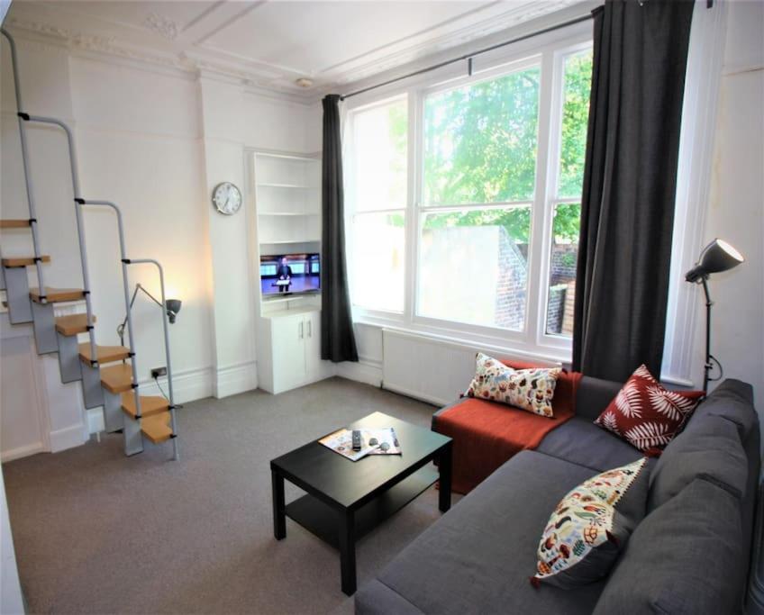 Well Appointed Garden In Kensington Olympia Apartament *