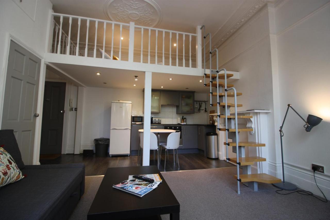 Apartament Well Appointed Garden In Kensington Olympia Londra